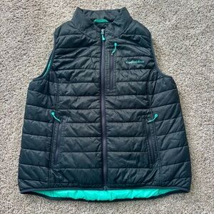 Women’s Vineyard Vines Black Mountain Weekend Vest with Teal Logo